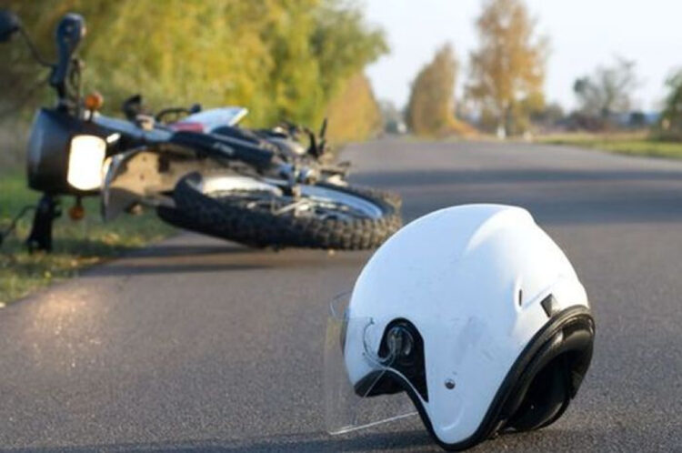 Pemotor Tewas Usai Tabrak Kendaraan Roda 3 di Jaktim, Diduga Kebut-kebutan