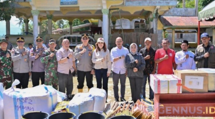 Kunjungan Tim KSP Salurkan Bantuan untuk Korban Banjir Kabupaten Pidie Aceh