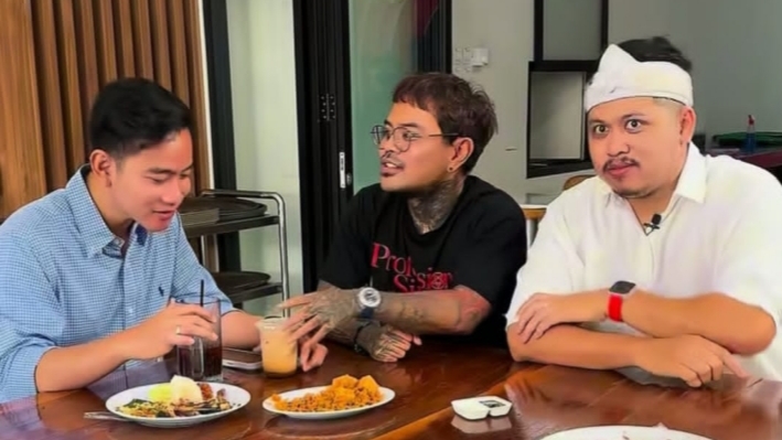 Usai “Mens Rea” Pandji, Coki–Tretan Hadirkan Humor Ringan Libatkan Gibran