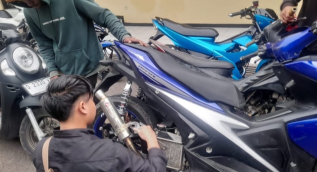 Polresta Bandung Sita 304 Knalpot Brong dalam Razia di Soreang