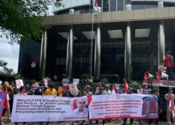  “Dugaan Gratifikasi Mobil, Aktivis Minta KPK Periksa Dr. Robert dan Pihak Toyota/Astra”