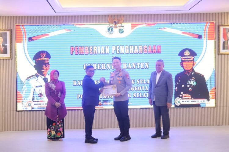 Kapolres Tangsel Terima Penghargaan Dari Gubernur Banten Keberhasilan Program CETAR