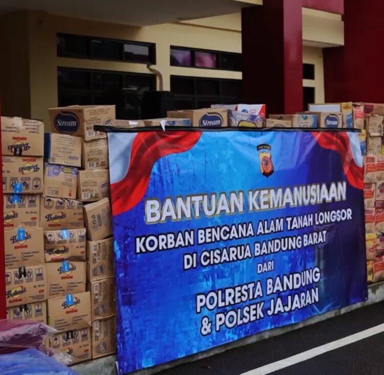 Bantu Korban Longsor Cisarua KBB, Polresta Bandung Kirim 7 Ton Sembako dan Perlengkapan