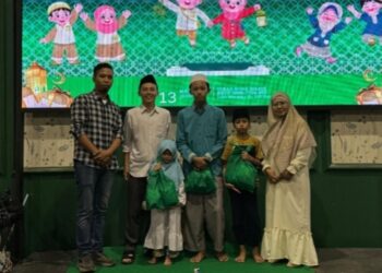 Teras Nona Manis Berbagi Kebahagiaan, 100 Anak Yatim dan 19 Duafa Terima Santunan