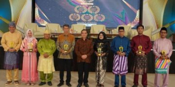 Kajati Kalbar Terima PKBM Award 2026 dan Resmi Jadi Bapak Asuh