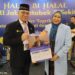 Rektor UNRI Prof. Sri Indarti Hadiri Halal Bi Halal IKA UNRI di Tangerang, Terima Kalender PPWI Go To UN 2026
