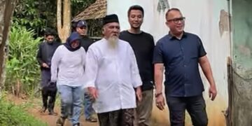 DPR RI Fraksi Nasdem Gandeng Warga Pandeglang Gotong Royong Bangun Jembatan