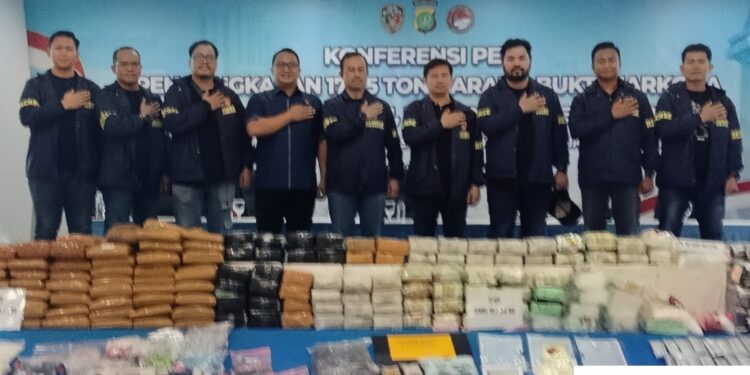 Jajaran Reskrim Serpong Berhasil  Ungkap Peredaran Obat Keras Dalam Jumlah Besar ” Temukan Gudang Penyimpanan di Jalan Raya Bogor”