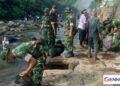 Pusdikzi Pusziad Turun ke Ciliwung, 250 Prajurit Bersama Warga dan Berbagi 200 Paket Sembako