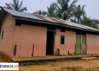 Guru yang Viralkan Sekolah Berdinding Triplek Klarifikasi dan Minta Maaf, Diduga ada Intervensi?